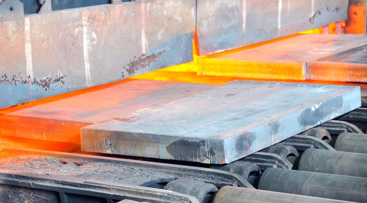 Opvarmede metalelementer på ruller
